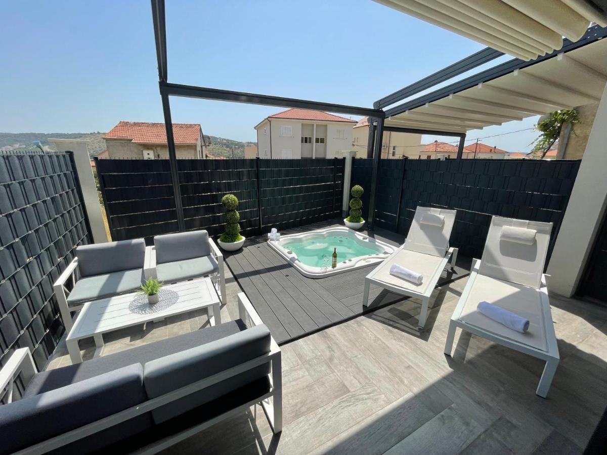 Sky garden Lägenhet Trogir Exteriör bild