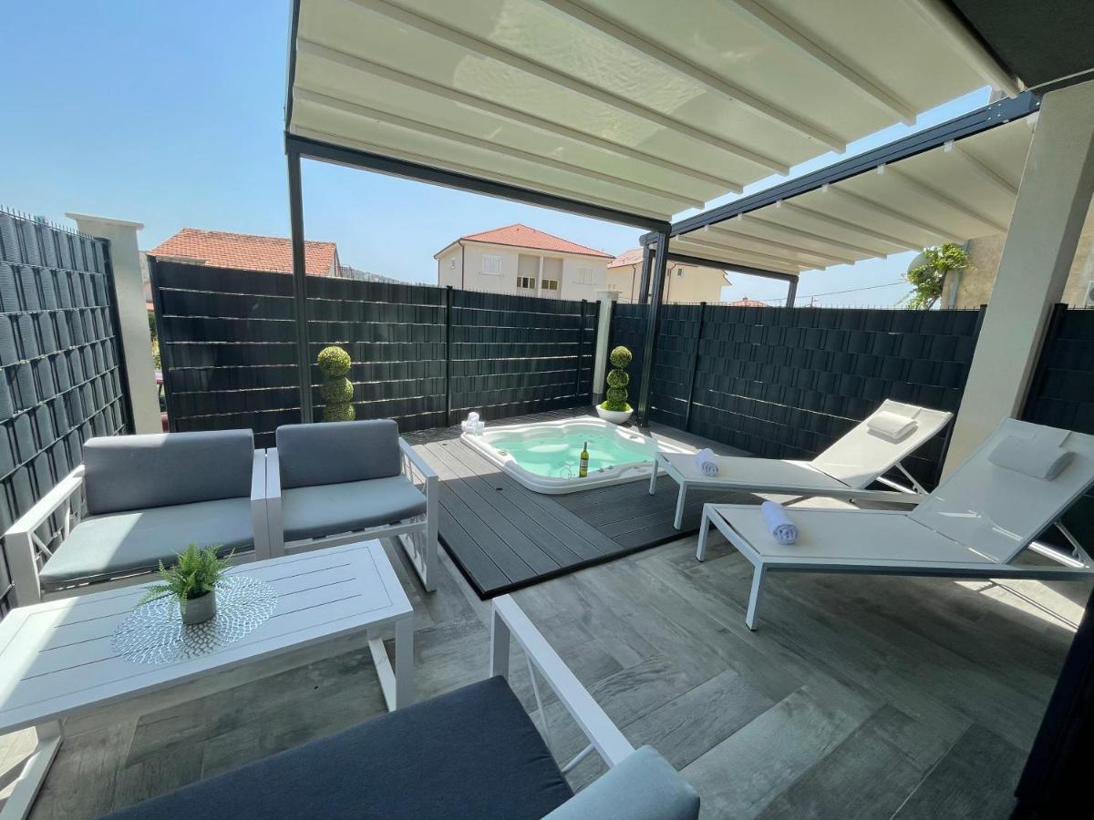 Sky garden Lägenhet Trogir Exteriör bild