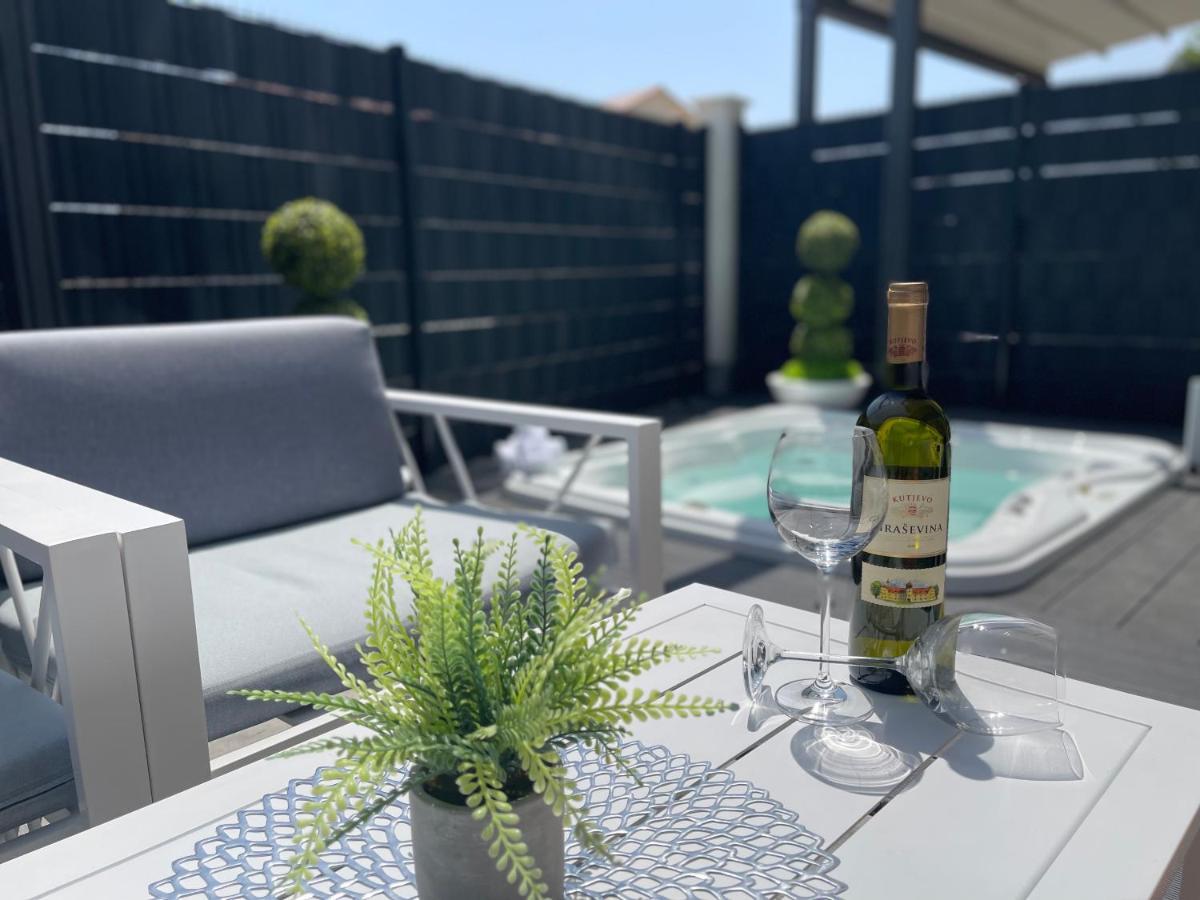 Sky garden Lägenhet Trogir Exteriör bild